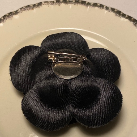 ๐ Vintage beautiful flower brooch. - Picture 3 of 6